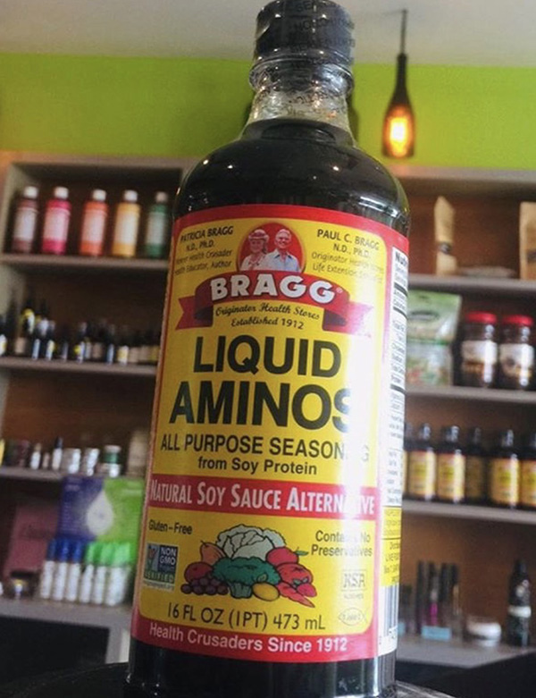Liquid aminos en canasta en casa