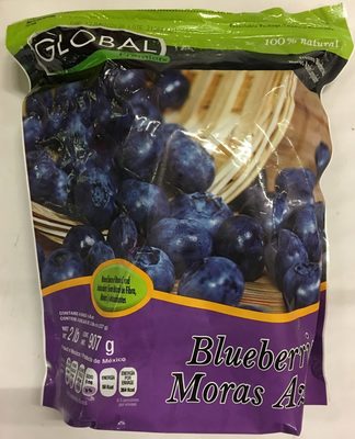 Blueberries en canasta en casa