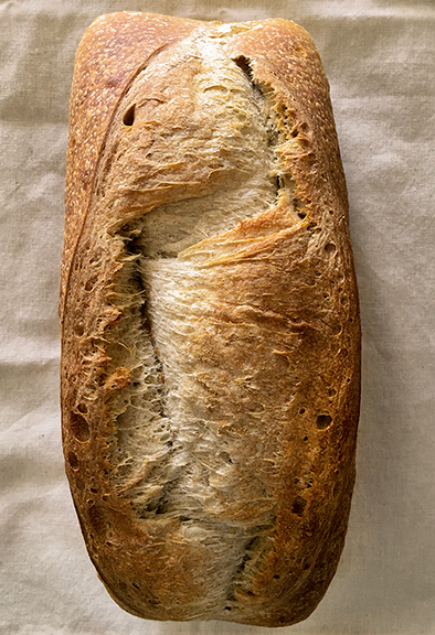 Pan de molde de Masa Madre Natural (p/sándwich) en canasta en casa