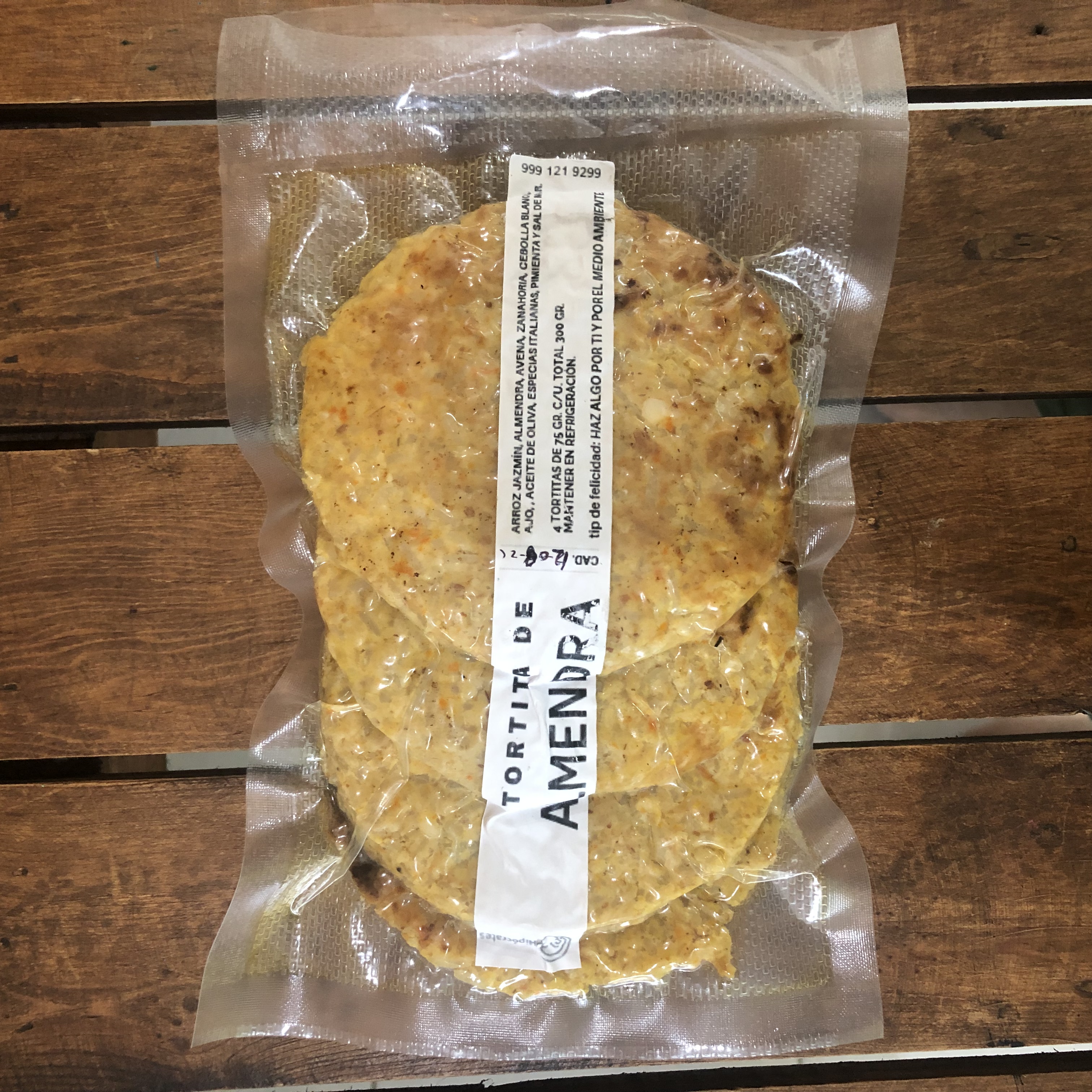 Tortitas veganas de Almendra en canasta en casa