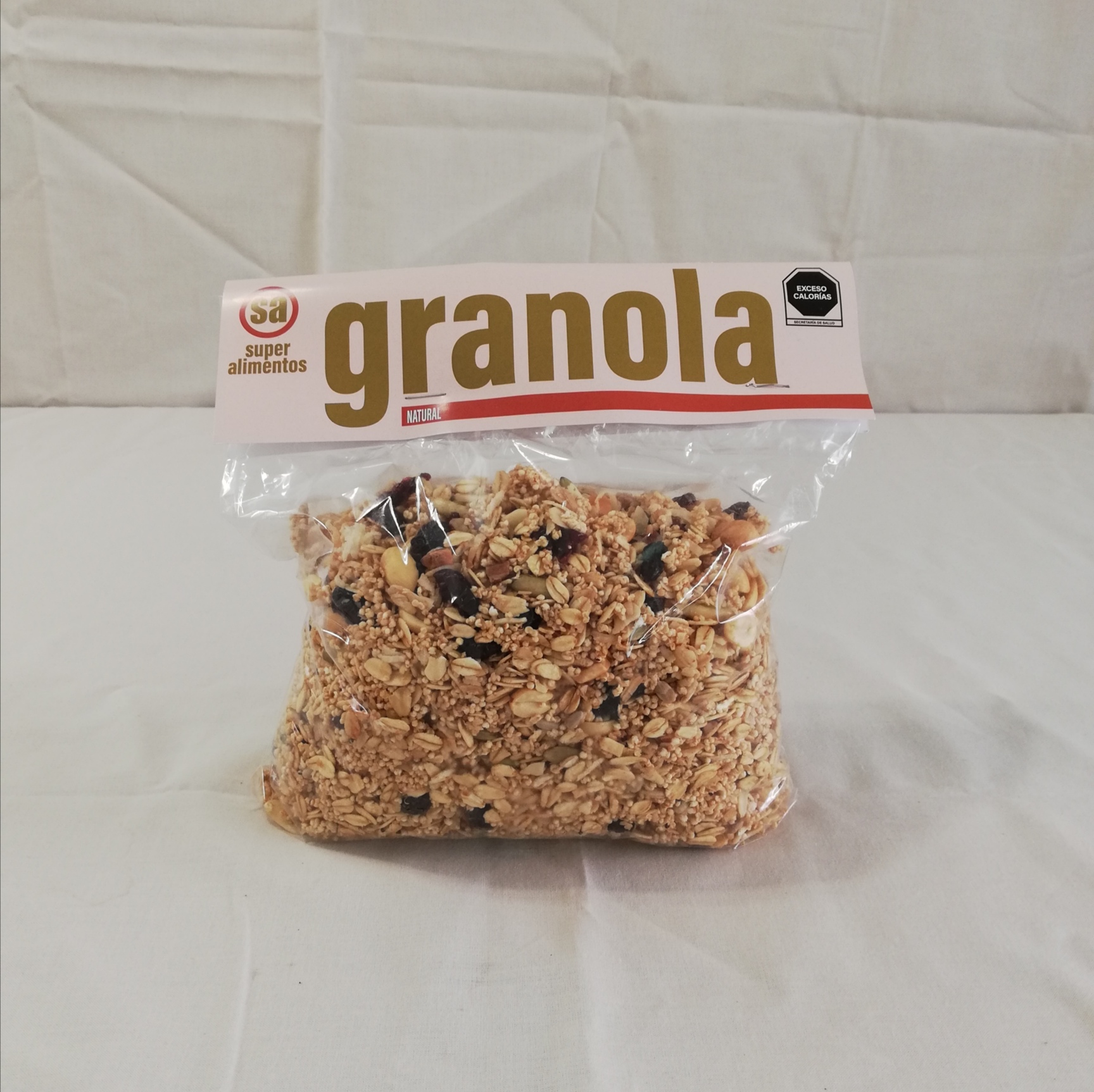 Granola Natural 1/2 kg en canasta en casa