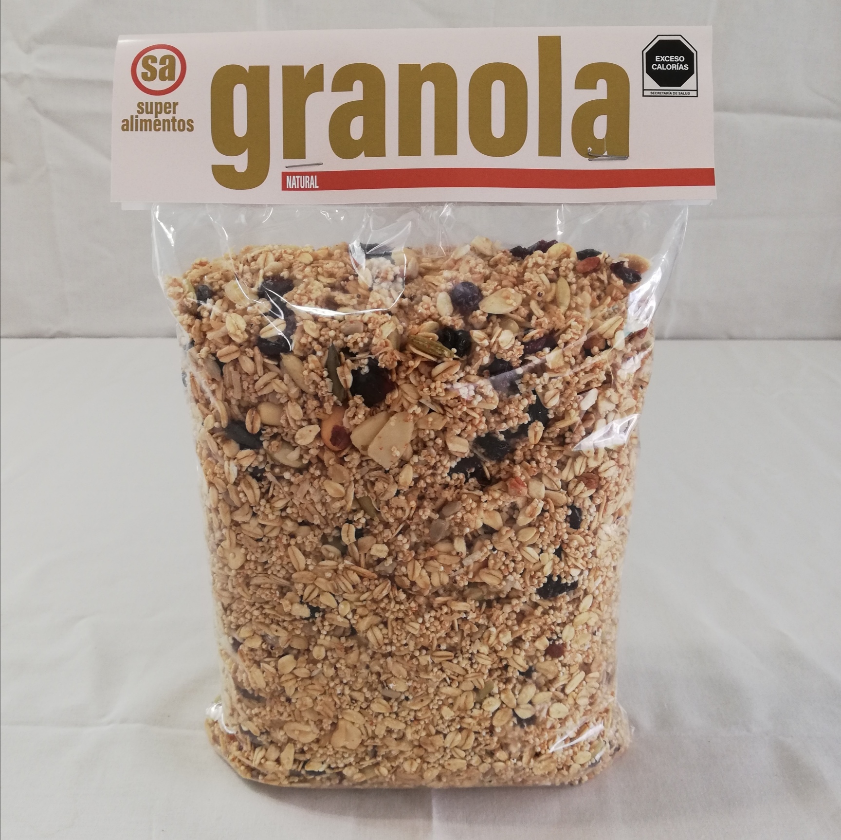 Granola Natural 1/4 kilo en canasta en casa